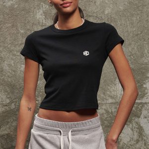 Classic Logo Badge Women's Cropped Tee — M