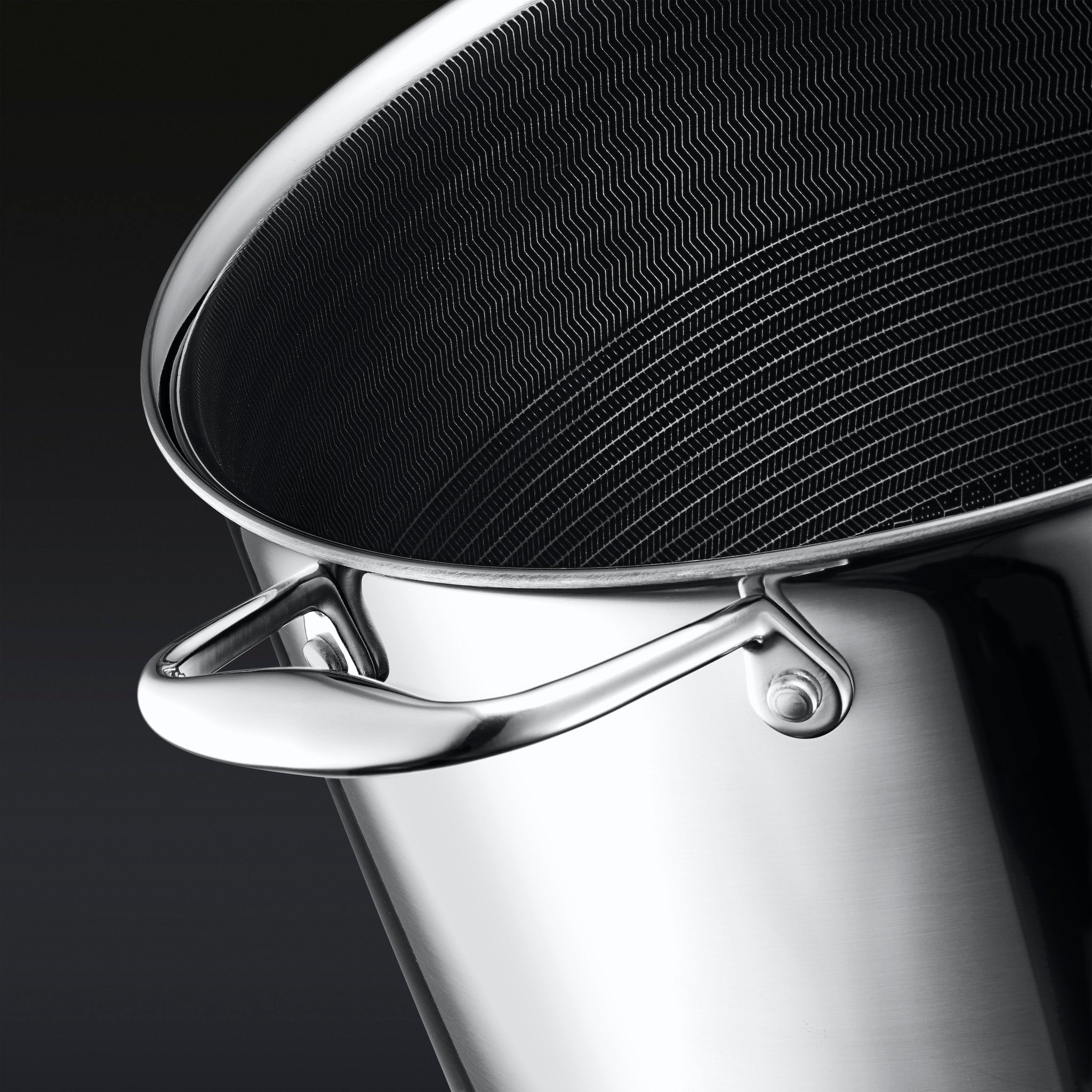 Hybrid Stock Pot with Lid, 10-Qt - Image 5