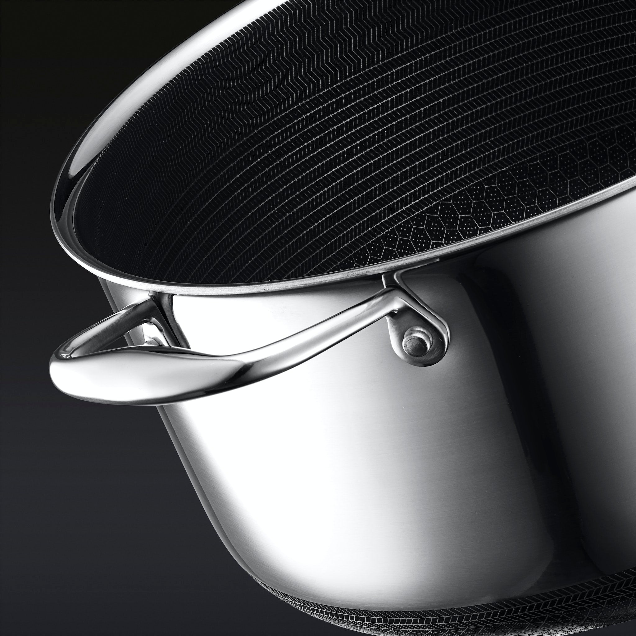 Hybrid Stock Pot With Lid, 8-Qt - Image 4